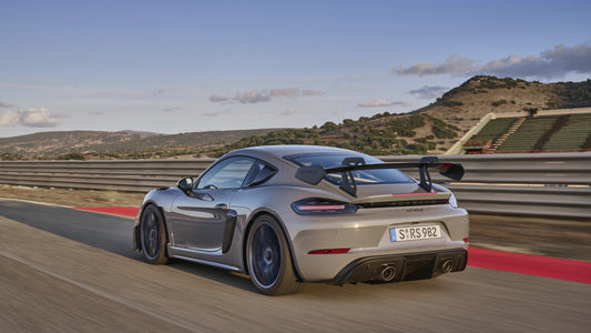 Porsche 718 Cayman Gt4 Rs (2022 – Present)